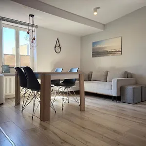 https://victus-apartamenty-apartament-molo-57.sopothotels.com